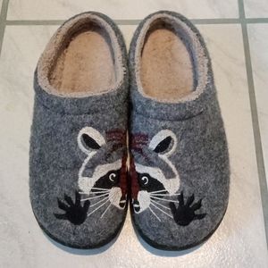 L.L.Bean Women's Daybreak Scuffs Racoon Slippers - Size 7